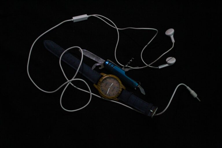 Essential Travel Gadgets for Tech-Savvy Travelers in 2023